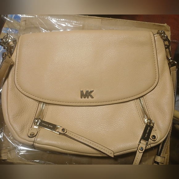 MICHAEL KORS EUC Evie Pebble Leather Shoulder Bag - Picture 3 of 13